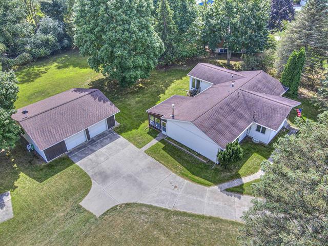 front view picture of 115 Olcott Lake Drive, Jackson, MI. 49201