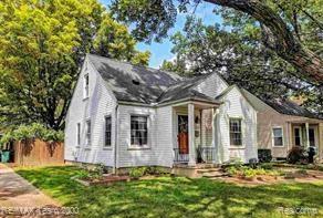 front view picture of 579 E Baker Ave, Clawson, MI. 48017