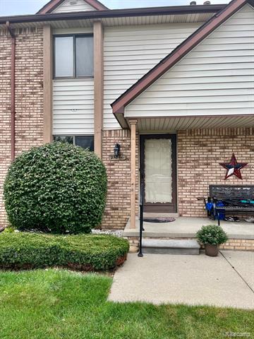 front view picture of 25871 New Forest Court, New Baltimore, MI. 48051