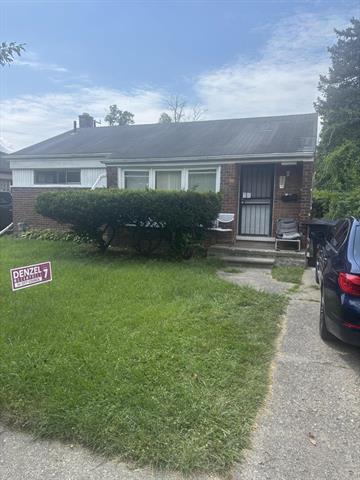 front view picture of 9371 Hartwell Street, Detroit, MI. 48228