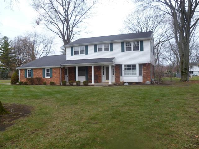 front view picture of 524 Westchester, Saginaw, MI. 48638