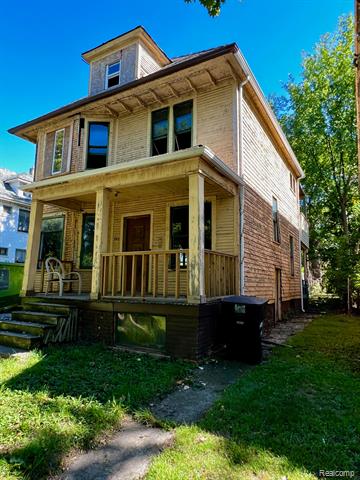 front view picture of 592 Leicester, Detroit, MI. 48202