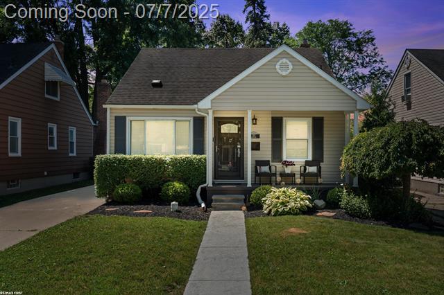 front view picture of 301 Highland Ave, Clawson, MI. 48017
