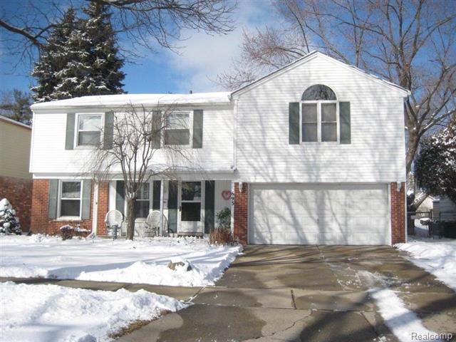 front view picture of 693 Langley Blvd, Clawson, MI. 48017