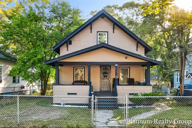 front view picture of 2124 Jefferson Street, Muskegon, MI. 49444