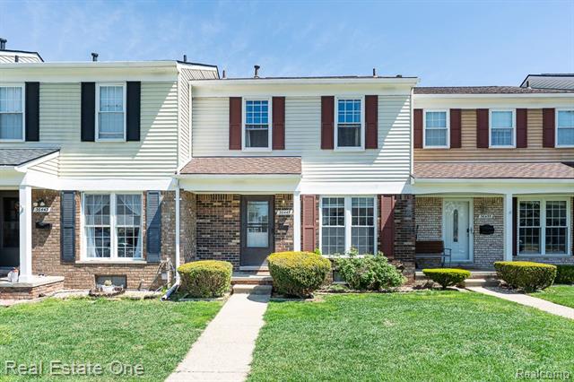 front view picture of 36445 Park Place Drive, Sterling Heights, MI. 48310