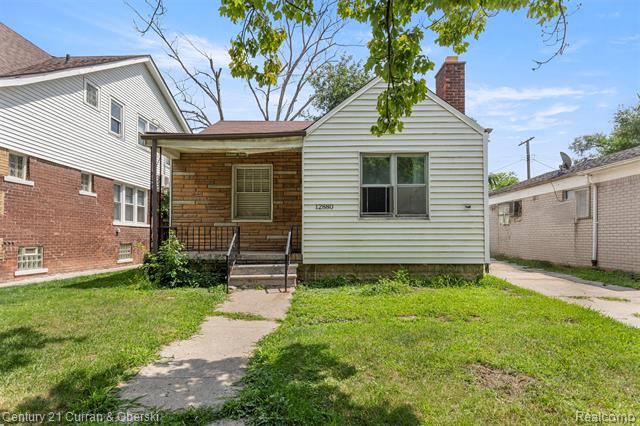 front view picture of 12880 Sussex Street, Detroit, MI. 48227