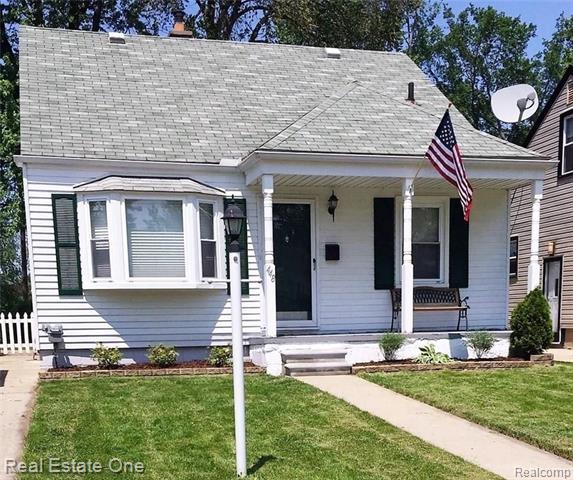 front view picture of 448 Highland Ave, Clawson, MI. 48017
