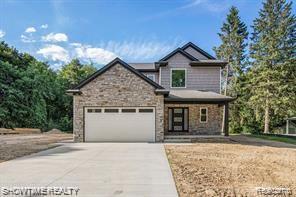front view picture of 3570 Watkins Lake Road, Waterford, MI. 48328