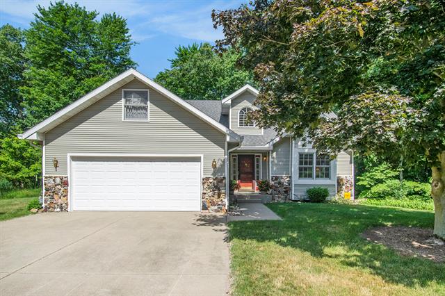 front view picture of 11276 Bridlewood Trail, Berrien Springs, MI. 49103