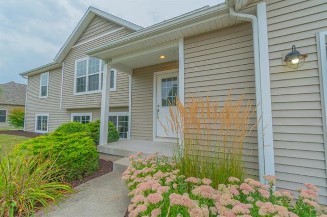 front view picture of 8695 Bethany Drive Sw, Byron Center, MI. 49315