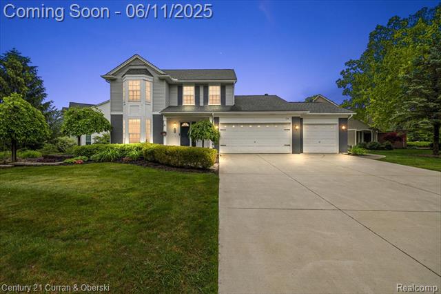 front view picture of 1134 Chestnut Ln, South Lyon, MI. 48178