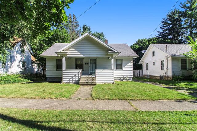 front view picture of 174 W Mansion Street, Jackson, MI. 49203