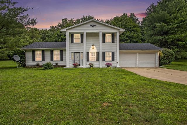 front view picture of 16266 15 Mile Road, Marshall, MI. 49068