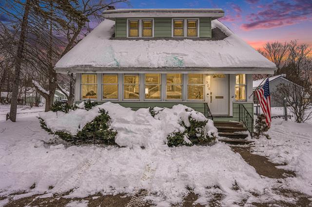 front view picture of 926 Washburn Avenue, Kalamazoo, MI. 49048