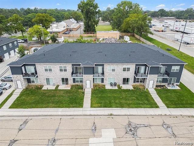 front view picture of 1251 E Woodward Heights Boulevard, Hazel Park, MI. 48030