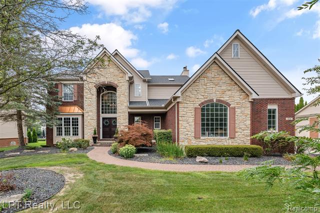 front view picture of 1215 Hackney Ct, South Lyon, MI. 48178