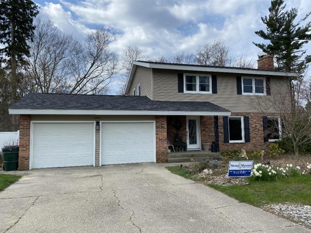 front view picture of 1221 Yorkshire Drive, Muskegon, MI. 49441