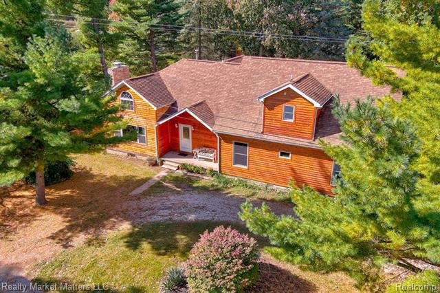 front view picture of 1831 Roods Lake Road, Lapeer, MI. 48446