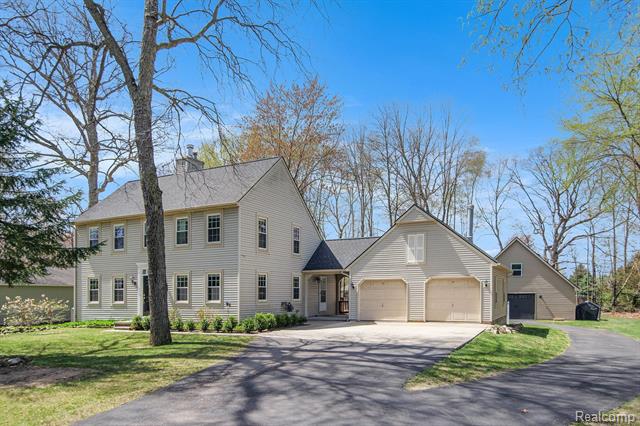 front view picture of 682 Foxfire Drive, Howell, MI. 48843