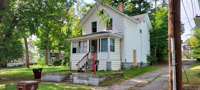 front view picture of 607 N Ionia Street, Albion, MI. 49224