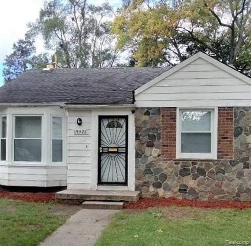 front view picture of 19321 Fielding Street, Detroit, MI. 48219