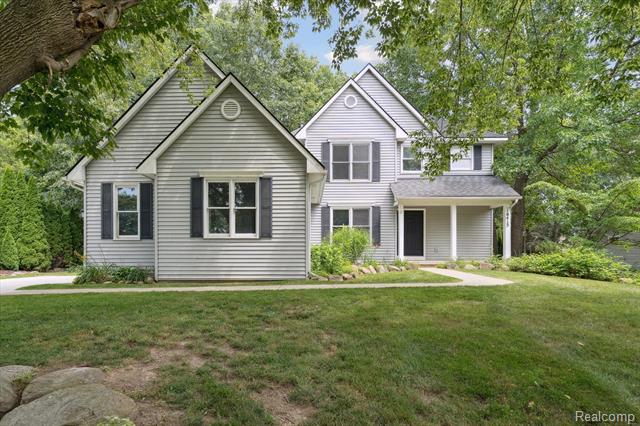 front view picture of 16413 E Horseshoe Trail, Linden, MI. 48451