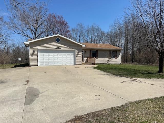 front view picture of 2003 Seabury Circle, Weidman, MI. 48893