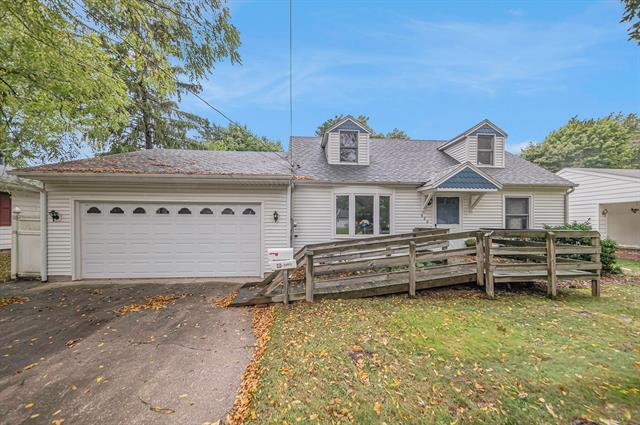front view picture of 920 Lynn Avenue, Kalamazoo, MI. 49008