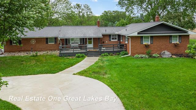 front view picture of 2112 Morrish Road, Flushing, MI. 48433