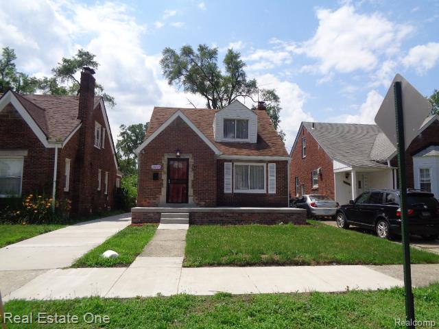 front view picture of 18259 Pinehurst Street, Detroit, MI. 48221