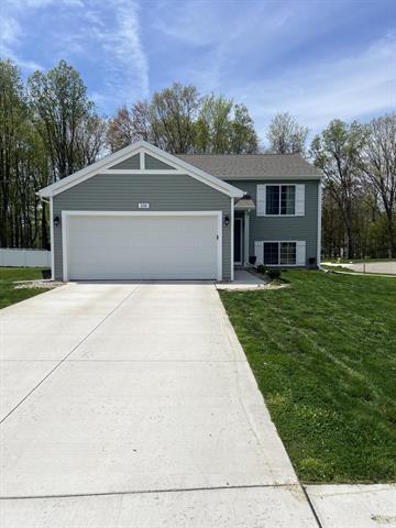 front view picture of 336 Lotz Court, Wayland, MI. 49348