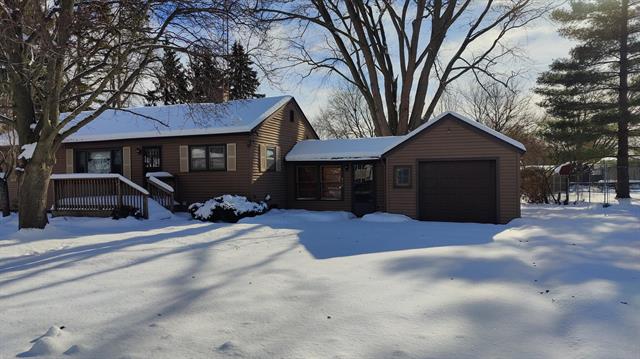 front view picture of 670 Sheridan Road, Saint Joseph, MI. 49085