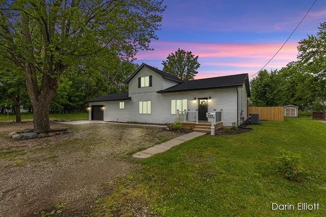 front view picture of 412 Woodworth, Corunna, MI. 48817