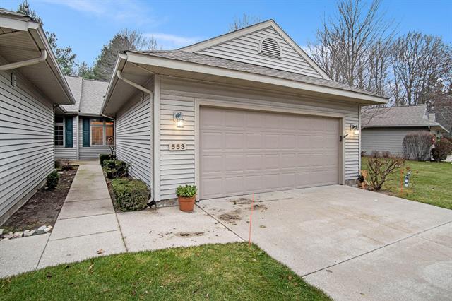 front view picture of 553 Tournament Circle, Muskegon, MI. 49444