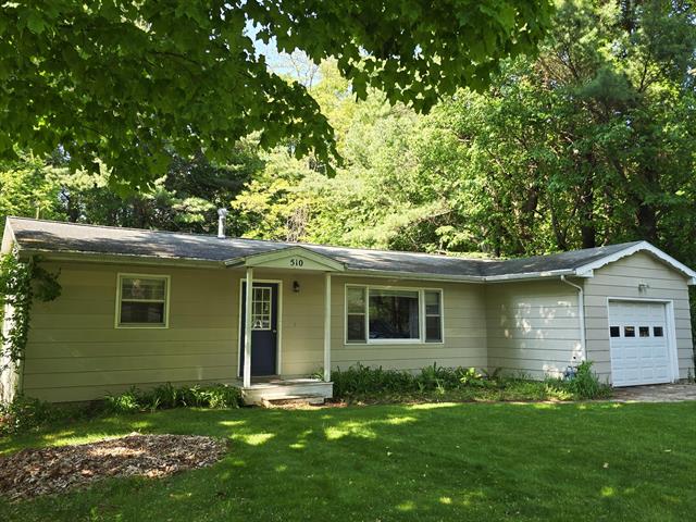 front view picture of 510 E Lewis Street, Whitehall, MI. 49461