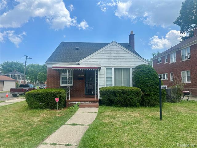 front view picture of 18118 Hickory Street, Detroit, MI. 48205