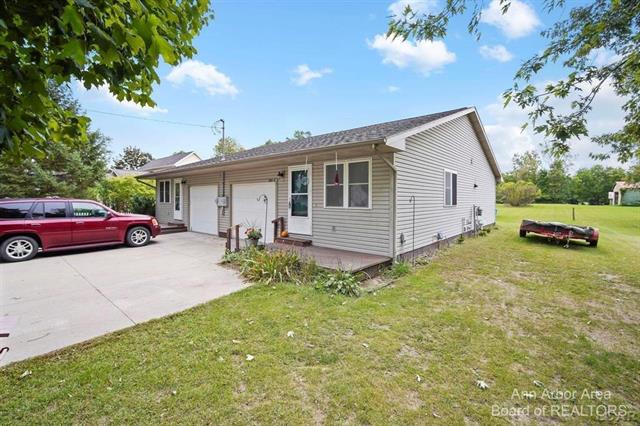 front view picture of 220 Elm Street, Morenci, MI. 49256