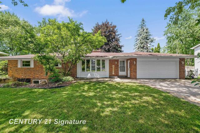 front view picture of 9 Wiltse Ct., Saginaw, MI. 48603