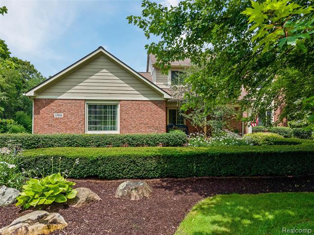 front view picture of 57694 Hidden Timbers Dr, South Lyon, MI. 48178