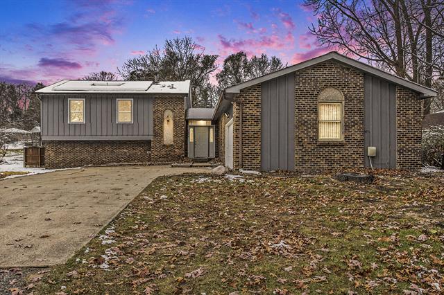 front view picture of 186 Juanita Drive, Battle Creek, MI. 49014