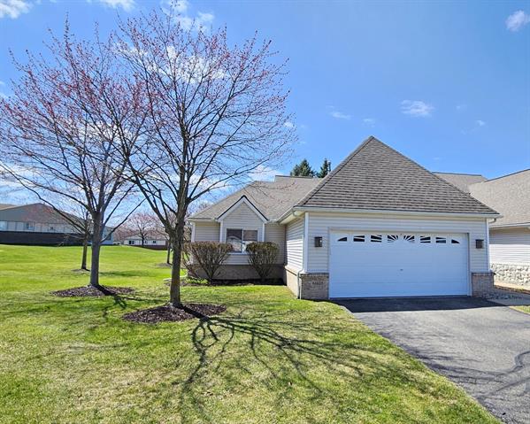 front view picture of 61023 Evergreen Ct, South Lyon, MI. 48178
