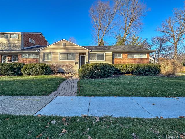 front view picture of 587 14 Mile Road, Birmingham, MI. 48009
