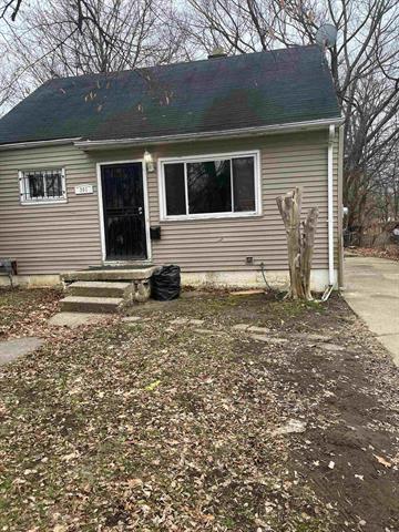 front view picture of 301 W Ruth, Flint, MI. 48505