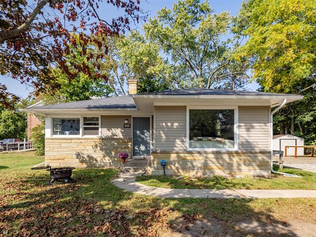 front view picture of 1128 California Avenue, Kalamazoo, MI. 49006