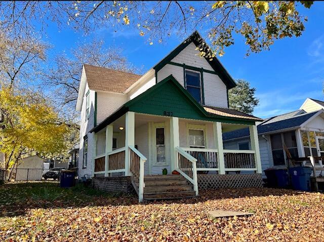 front view picture of 637 Prospect Avenue Ne, Grand Rapids, MI. 49503