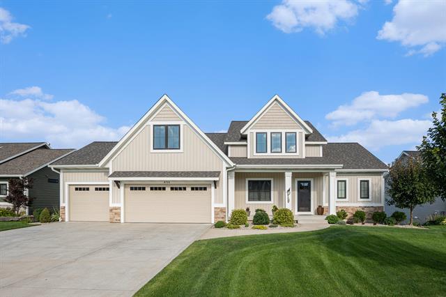 front view picture of 4733 West Lake Drive, Holland, MI. 49423