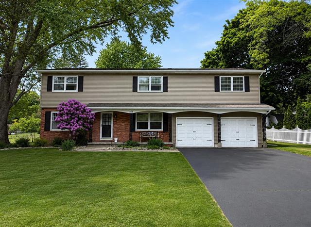 front view picture of 605 East Drive, Marshall, MI. 49068