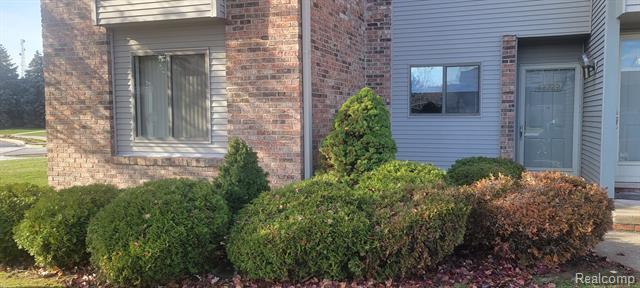 front view picture of 42722 Lilley Pointe Drive, Canton, MI. 48187