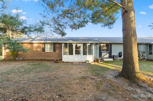 front view picture of 5825 Leisure South Drive Se, Grand Rapids, MI. 49548